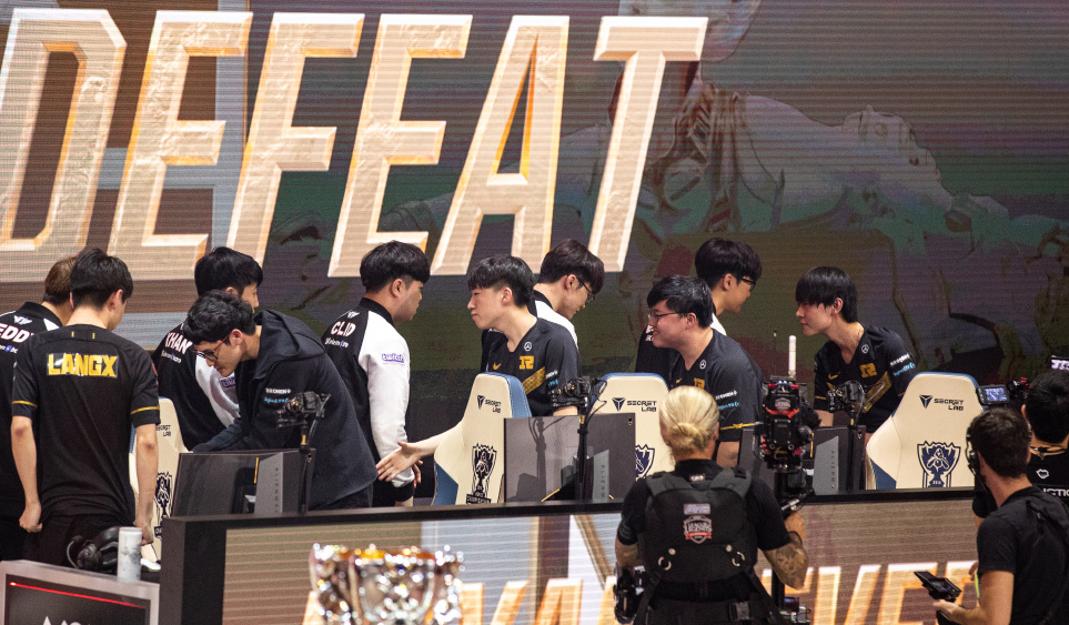 九游-包含Karsa回归赛场，败北首场状态亮眼，G2观众沸腾！的词条