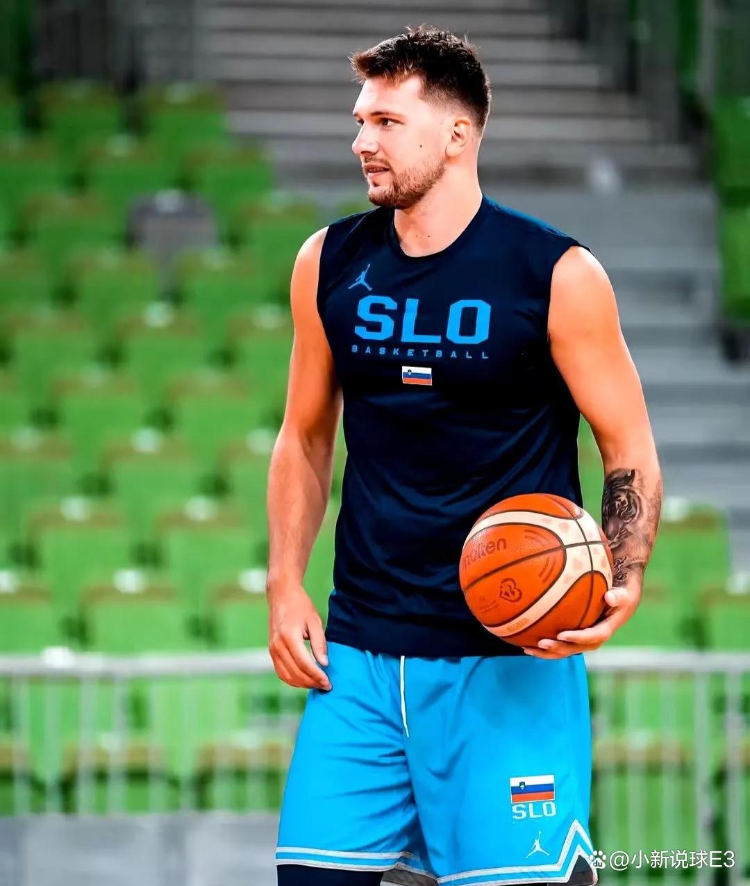 九游娱乐-东契奇回归赛场，爆冷首场状态亮眼，加拿大队观众沸腾！的简单介绍